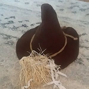 Felt scarecrow hat and straw accessories